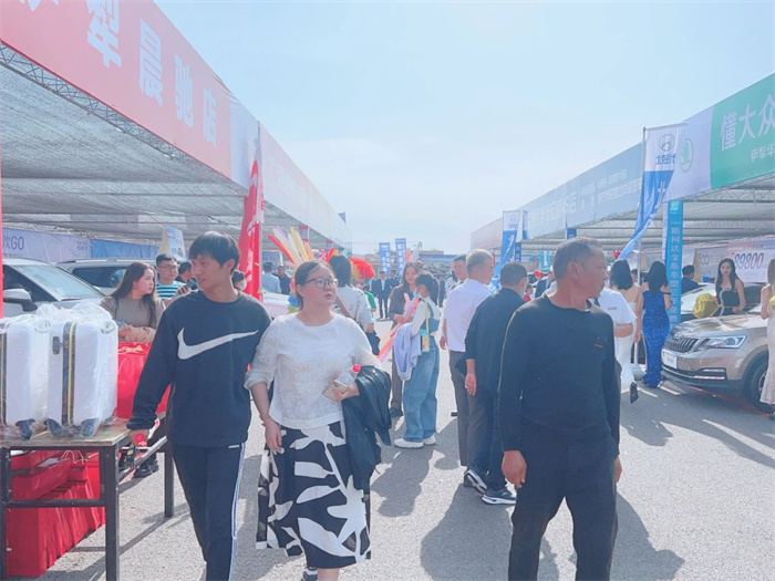 2024伊犁五一国际车展  第3张