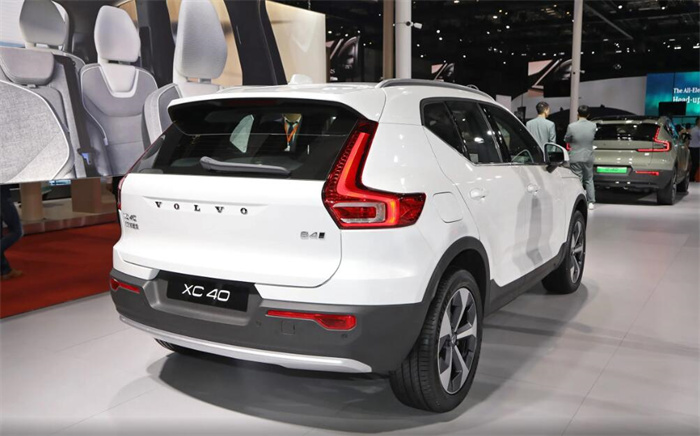2024款沃尔沃XC40最新报价21.10-35.48万  第4张